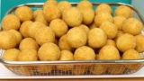 Bolinhas de Queijo: Delicadeza na Massa e Sabor Inigualável!